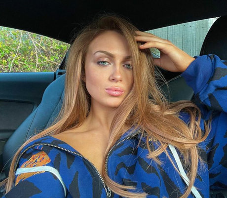 Maisie Smith model pretty gallery