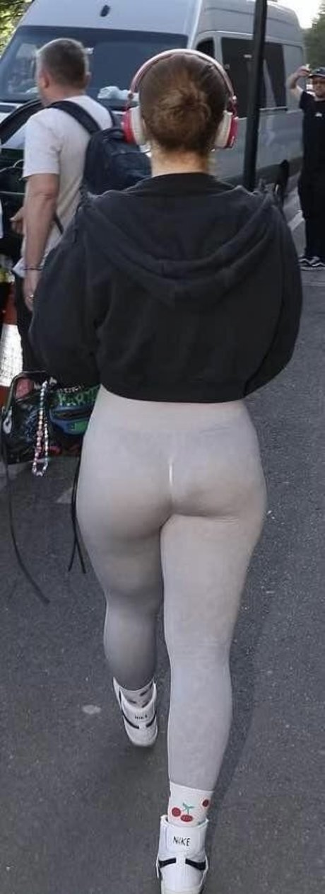 Maisie Smith hot pornstar pictures