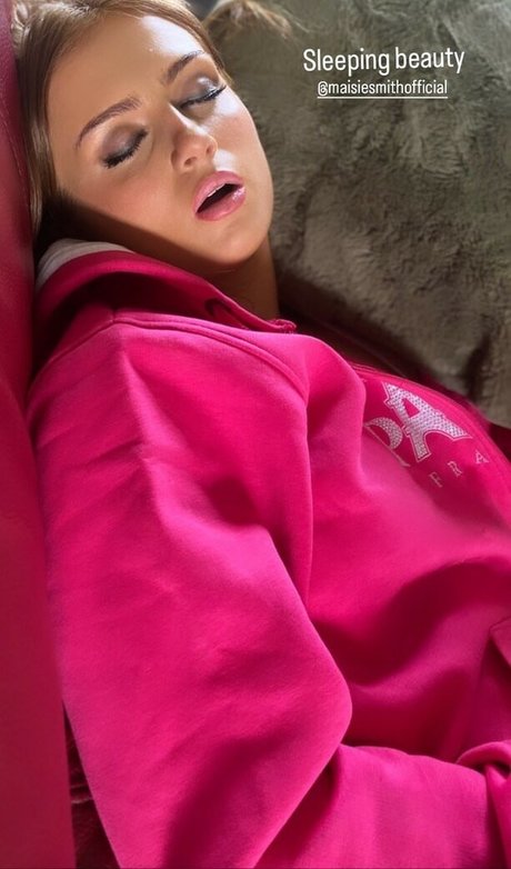 Maisie Smith star high quality galleries