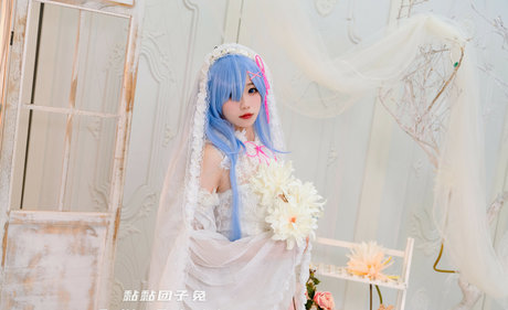 Niantutu model hot galleries