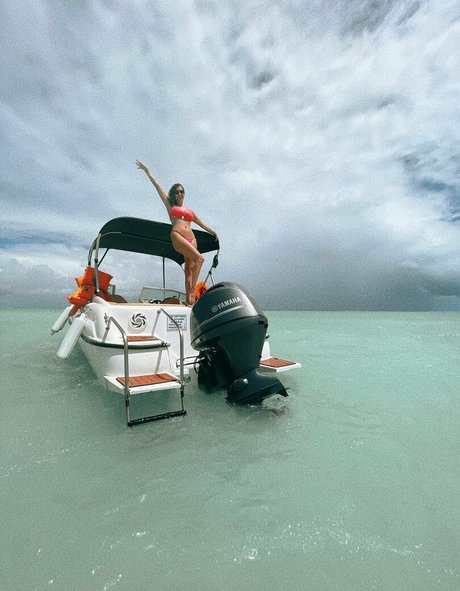 Carol Moreira free star photos