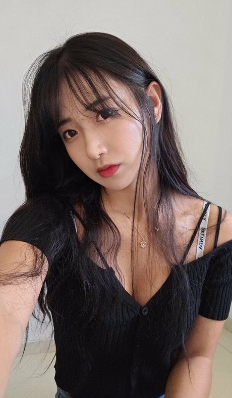 jinnytty nudes star images