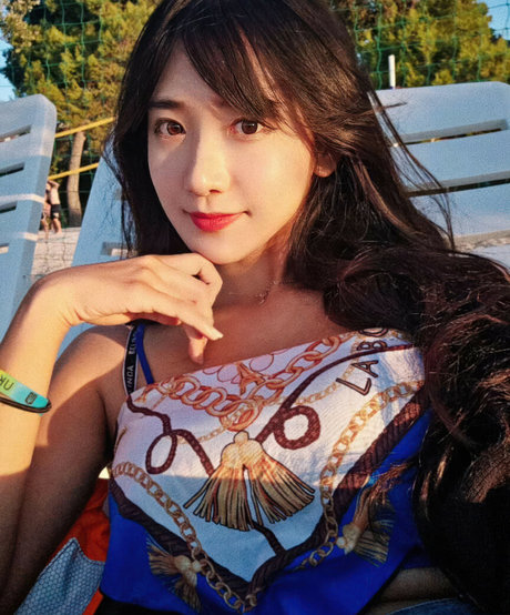 jinnytty model top images