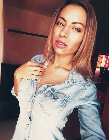 Marinela Adalbertova star best pics