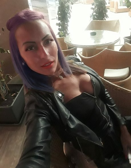 Marinela Adalbertova profile pic