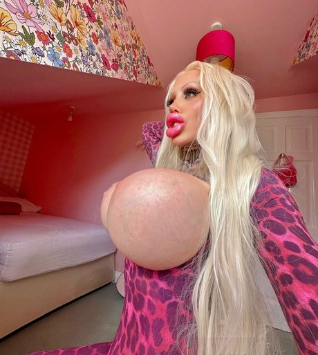 aliciaamiraxxx erotic actress pic