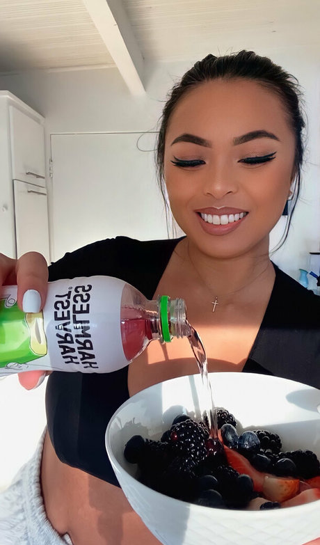 lindavo star adult photo