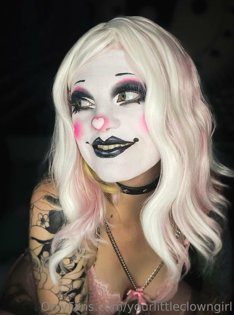 yourlittleclowngirl sexy pornstar pic