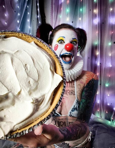 yourlittleclowngirl model adult galleries