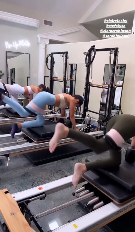 Sarah Hyland high quality pornstar pic