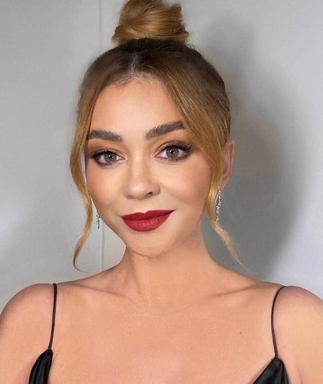 Sarah Hyland pornographic star photos
