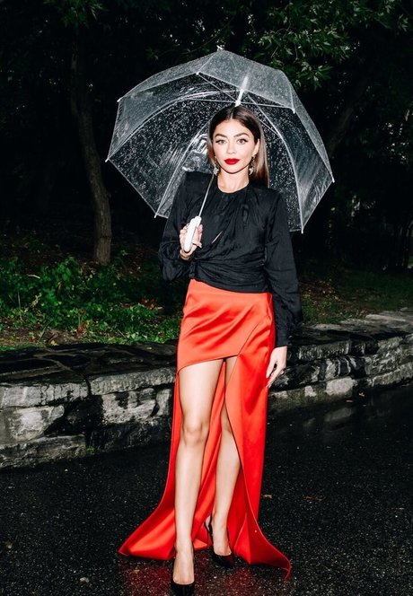 Sarah Hyland pretty actress pics