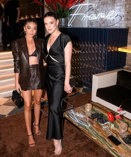 Sarah Hyland perfect star image