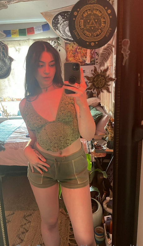 thebrittsmith nudes actress image