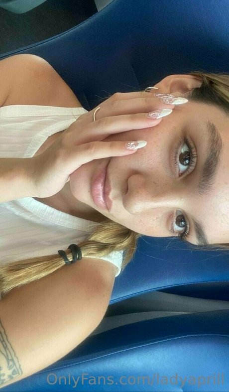 ladyaprill profile pic