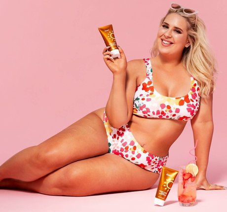 Sophie Turner profile pic