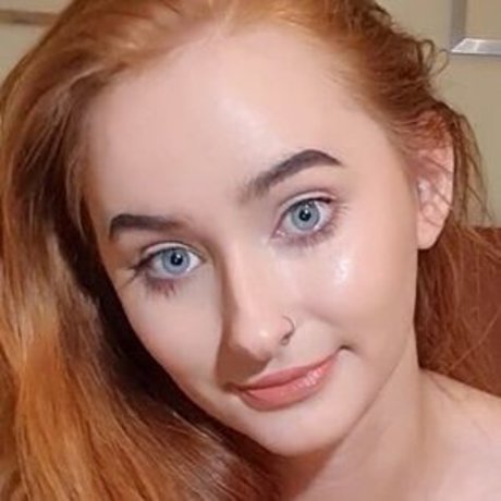 Sophie Turner nude pornstar images
