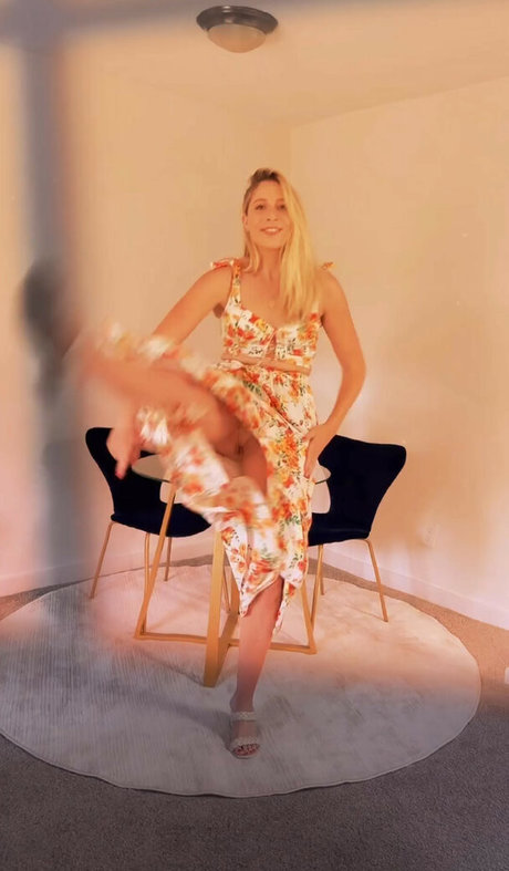 Glitchhappens beautiful actress gallery