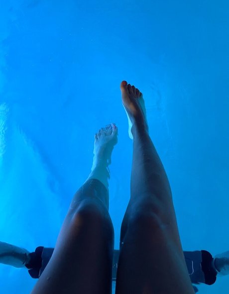 Mona Schon free star archive