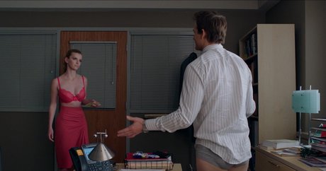 Betty Gilpin top actress photos