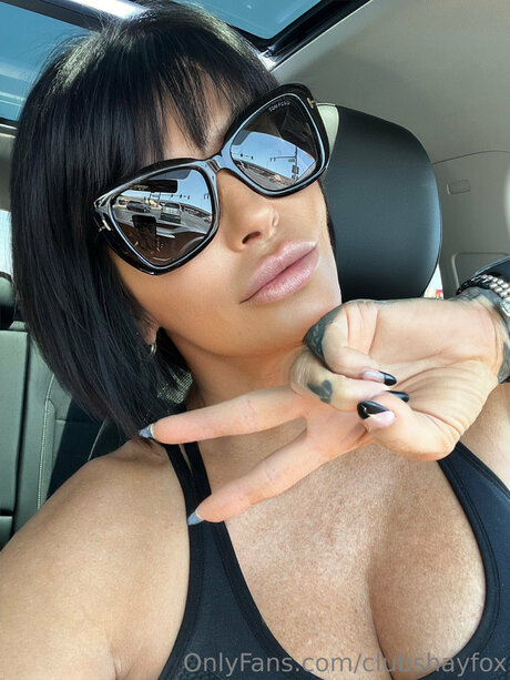 Clubshayfox pretty actress pic