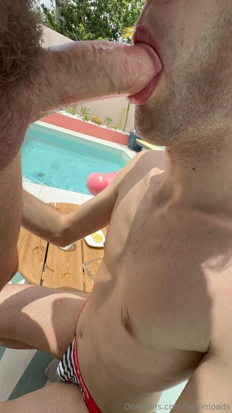 Berlinloadsfree star naked photo