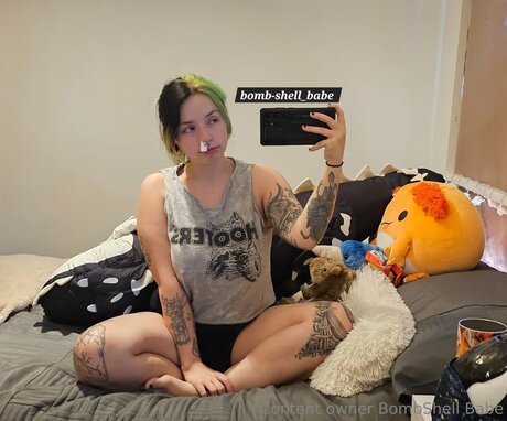 Bomb Shell Babe pornographic actress galleries