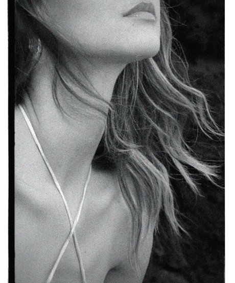 Nicola Cavanis model free pictures