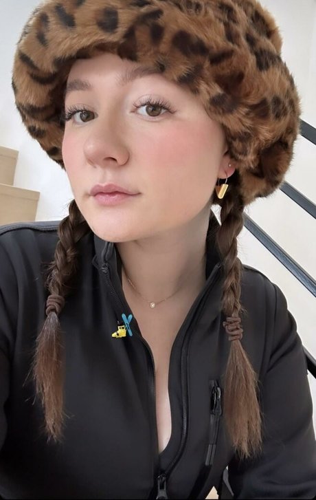 Emma Kenney pornstar beautiful archive
