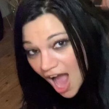 monaazar model pictures