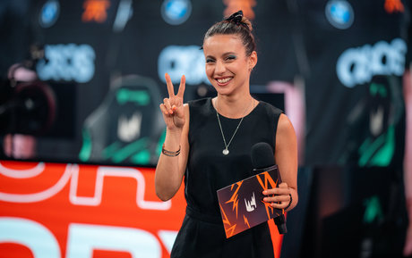 Laure Valee naked model pictures