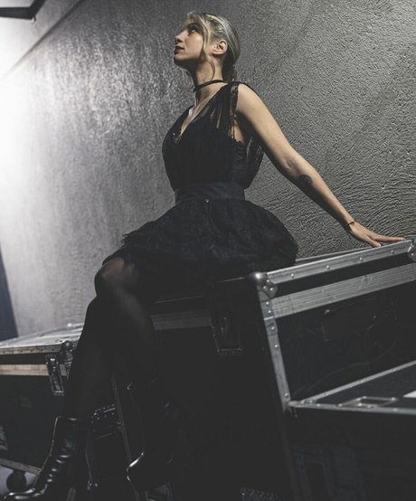 Laure Valee erotic star image