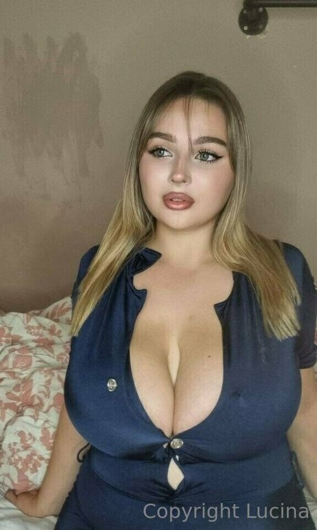 uktittygoddess pornstar art photo