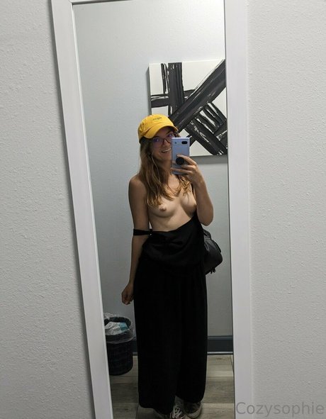 cozysophie xxx pornstar photo