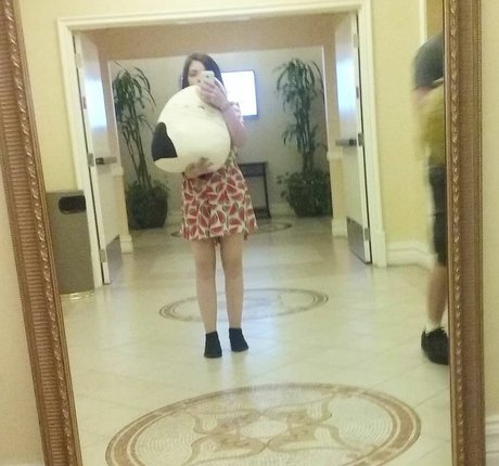 cowtail pretty actress photo