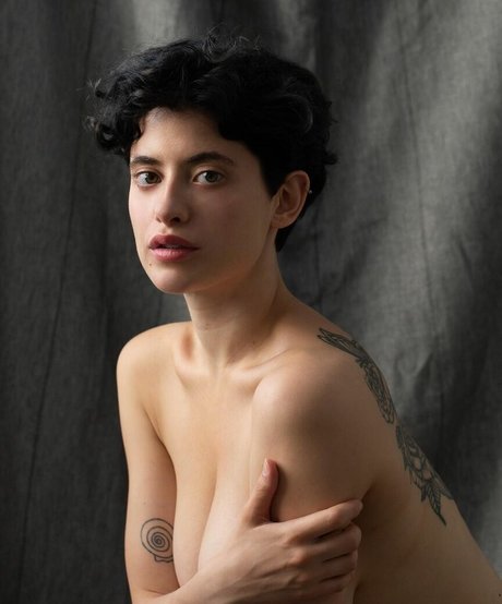 Anna Pittureri art actress picture