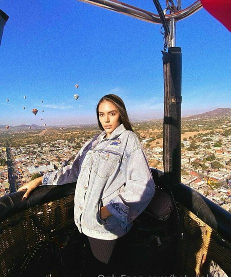 hot dakota actress pictures