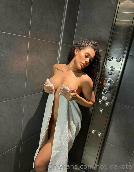 hot dakota model perfect images