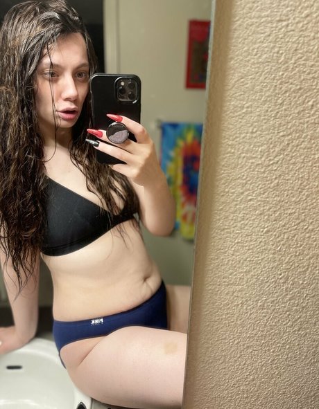 victorialunaarose pornstar xxx image