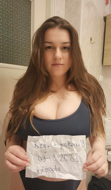 Dd Peach naked model pic