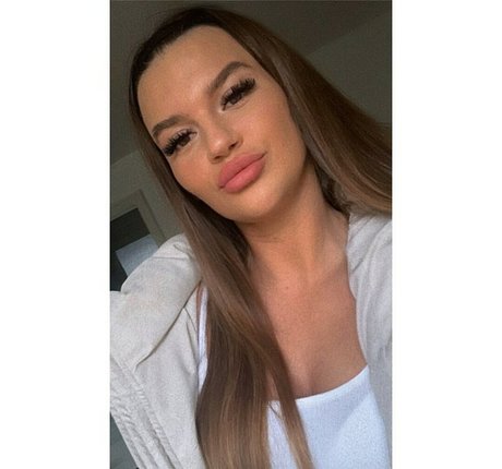 Sarah Slavo model xxx photos