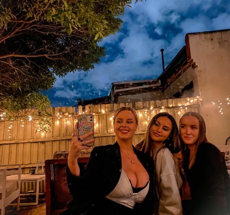 Jasmine Ramage sexy actress photo