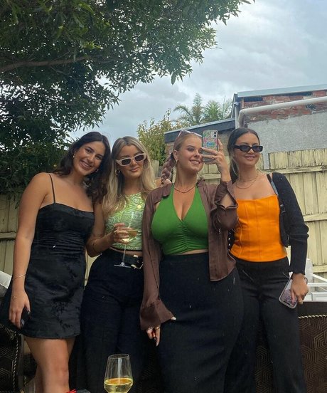 Jasmine Ramage model sexy pic