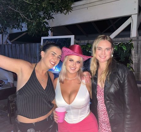 Jasmine Ramage model erotic image