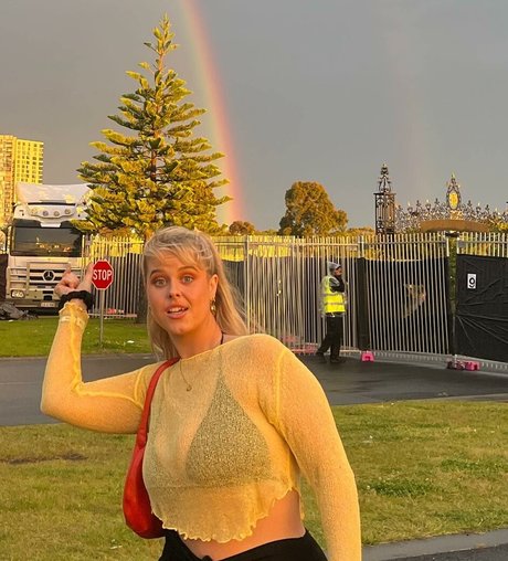 Jasmine Ramage model sexy img