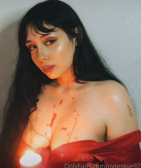 vixyn97 pornstar nude gallery