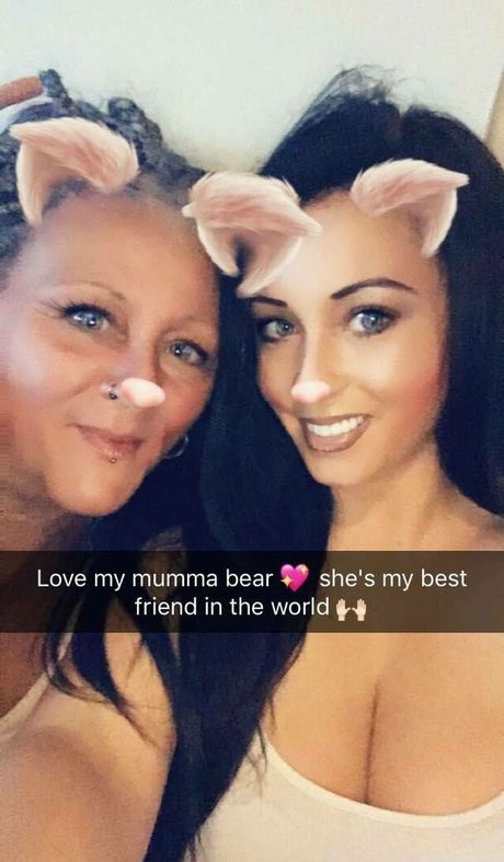 Kelly Louise Sheridan model erotic photos