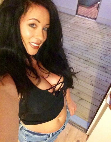 Kelly Louise Sheridan free pornstar pics