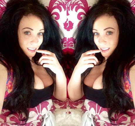 Kelly Louise Sheridan model pretty image