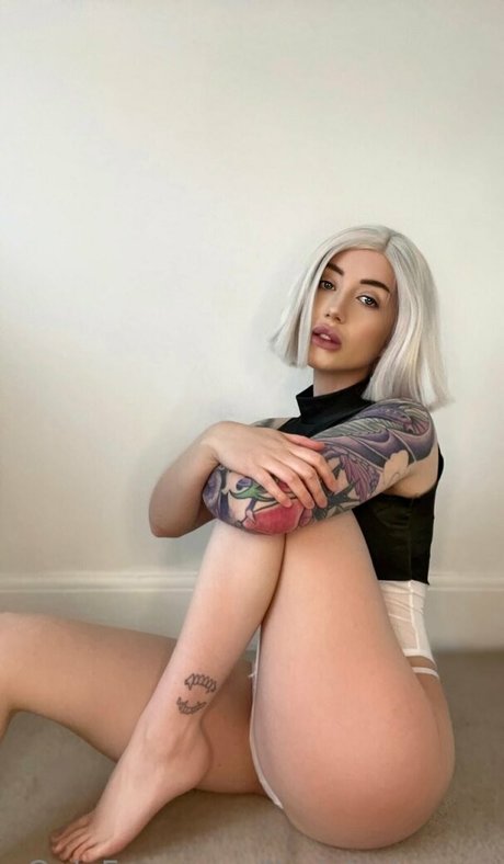 Lizzie Le Strange pornstar perfect photos